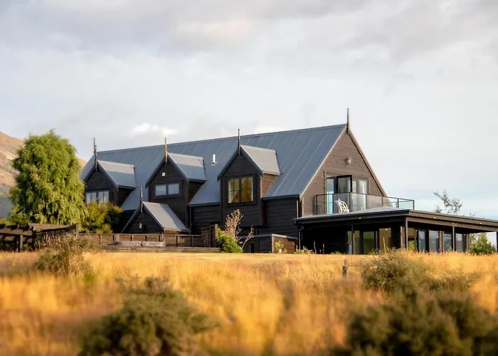 Te Awa Riverside Retreat * Wanaka