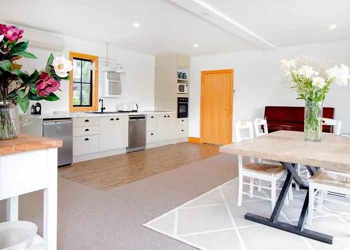 Villa Te Awa Riverside Retreat