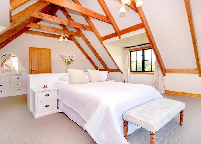 Te Awa Riverside Retreat Villa Wanaka