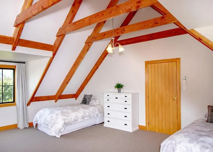 Te Awa Riverside Retreat Wanaka
