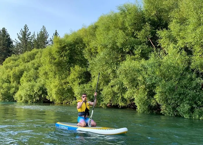 Te Awa Riverside Retreat Wanaka